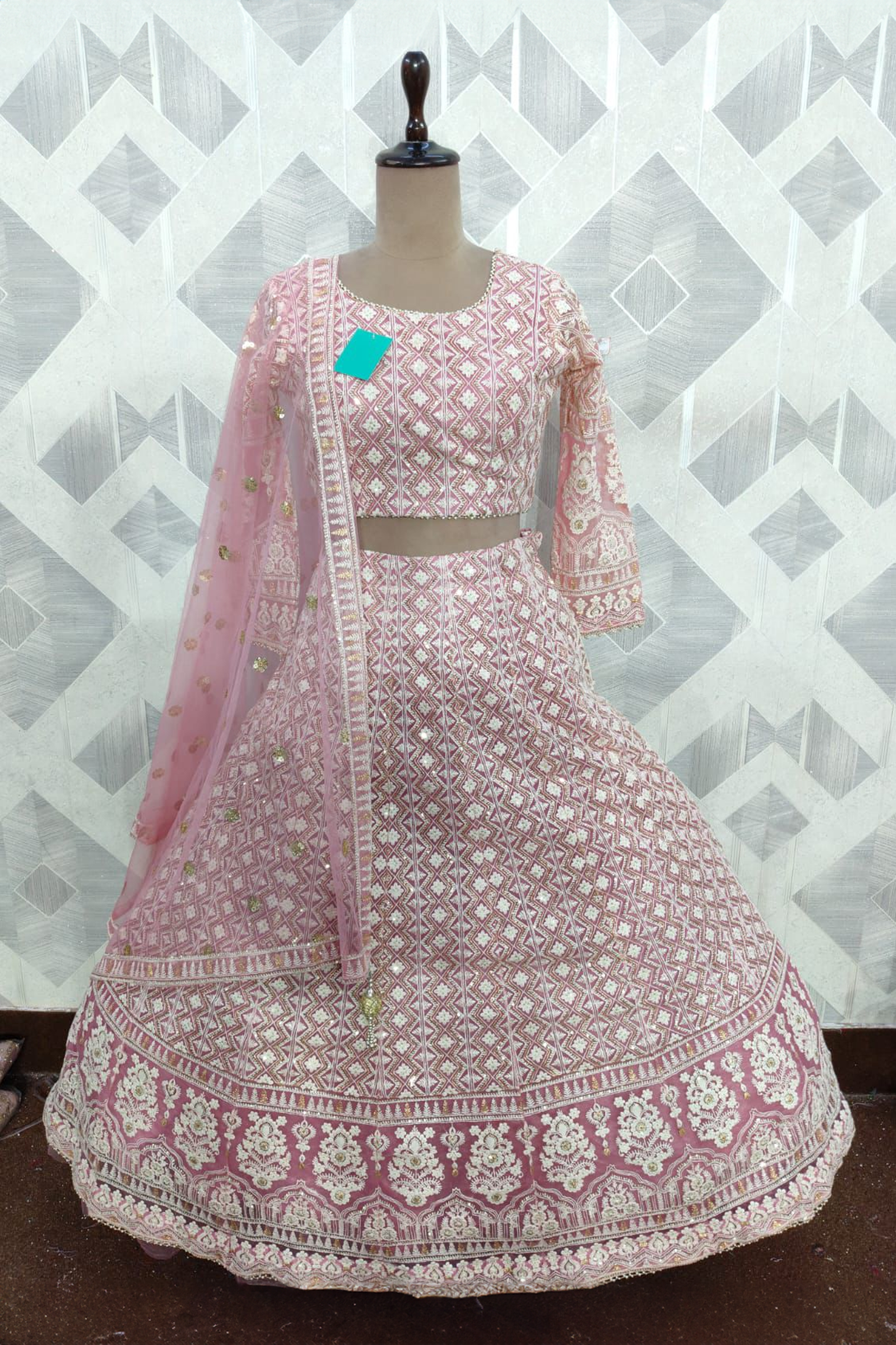 Chikankari Crop Top - Pink